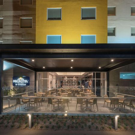 Microtel Inn & Suites By Wyndham San Luis Potosi Bagian luar foto