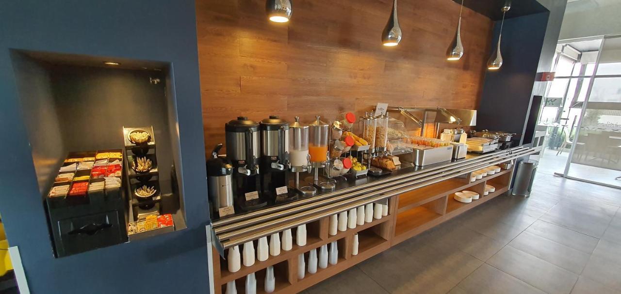 Microtel Inn & Suites By Wyndham San Luis Potosi Bagian luar foto