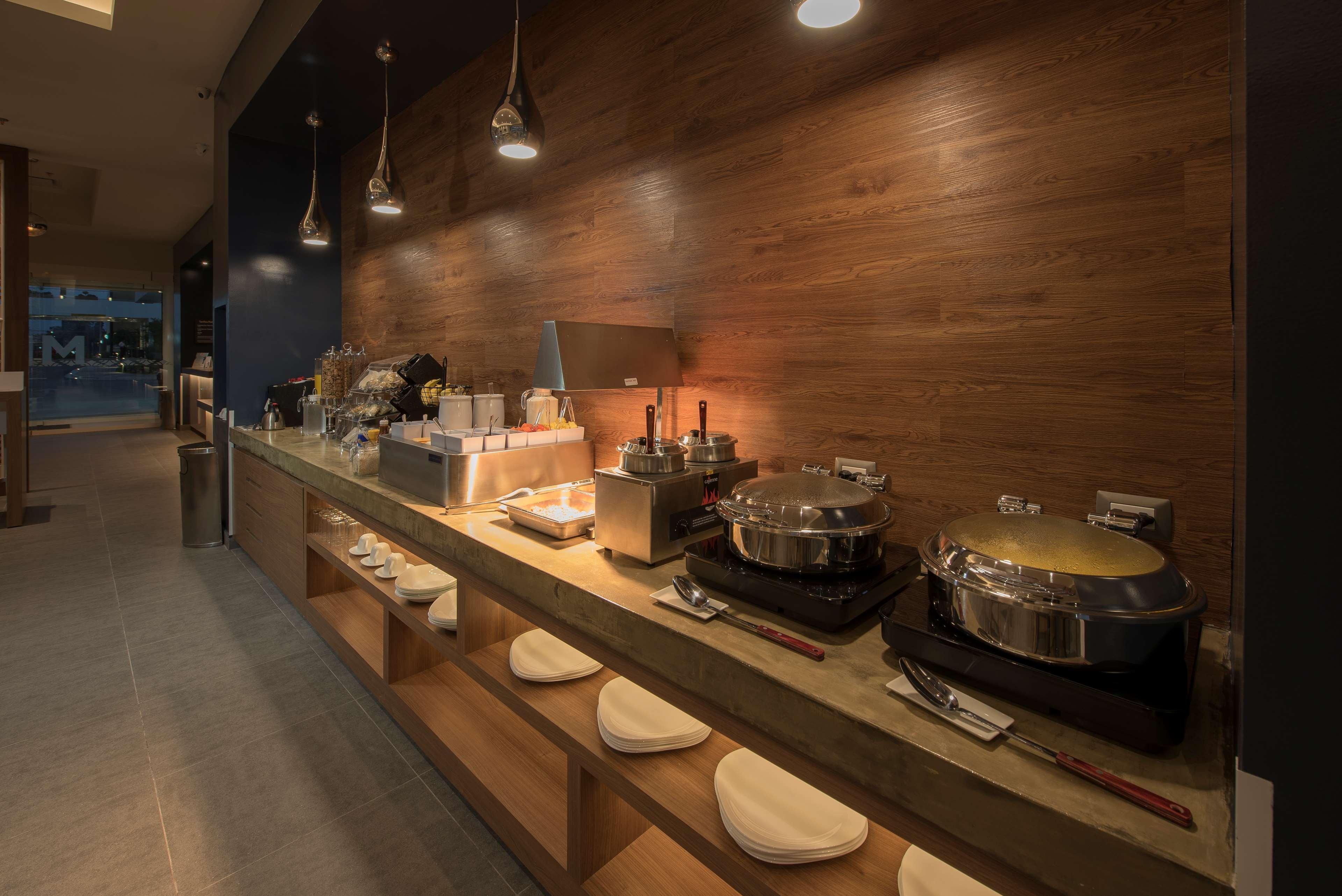 Microtel Inn & Suites By Wyndham San Luis Potosi Bagian luar foto