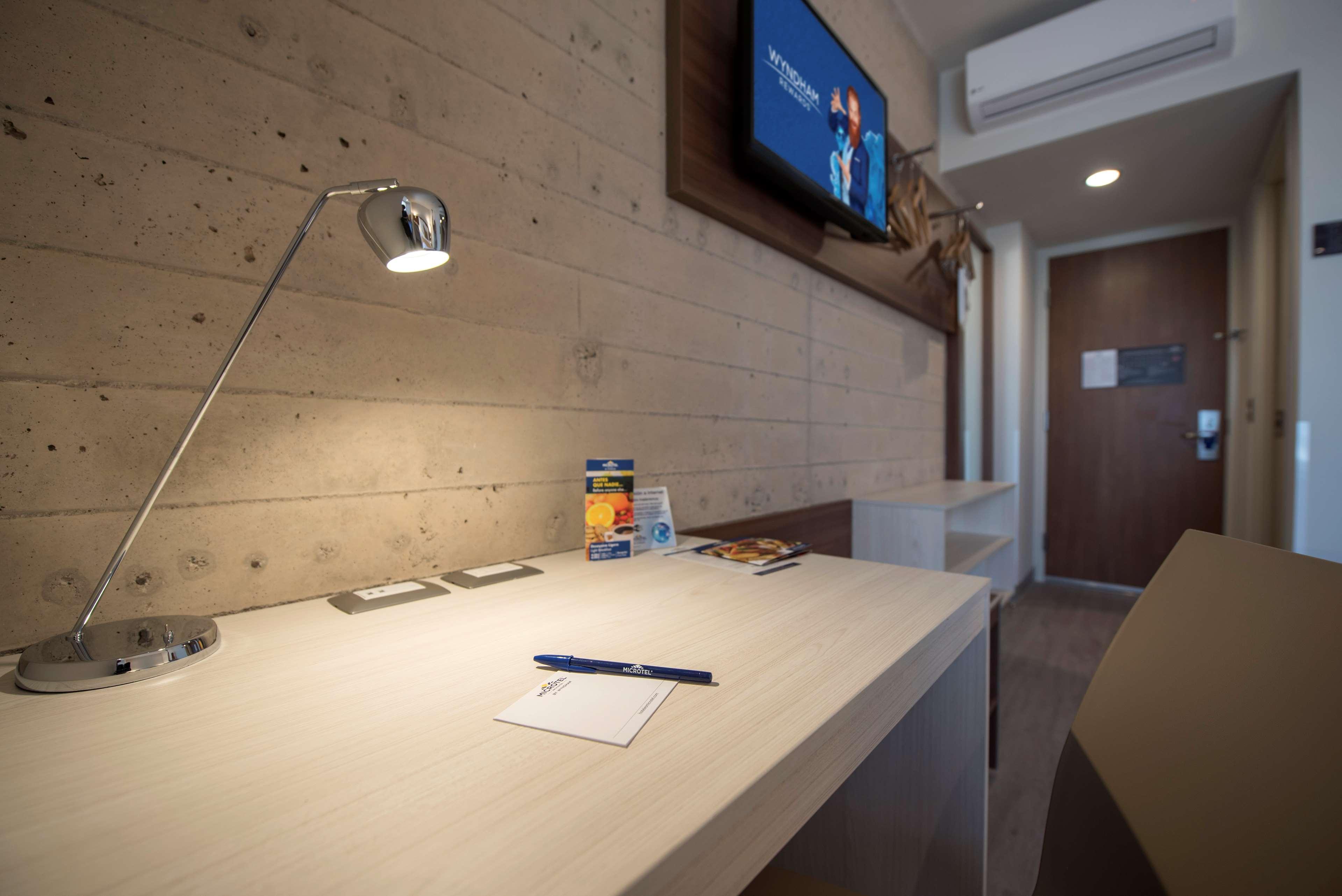 Microtel Inn & Suites By Wyndham San Luis Potosi Bagian luar foto