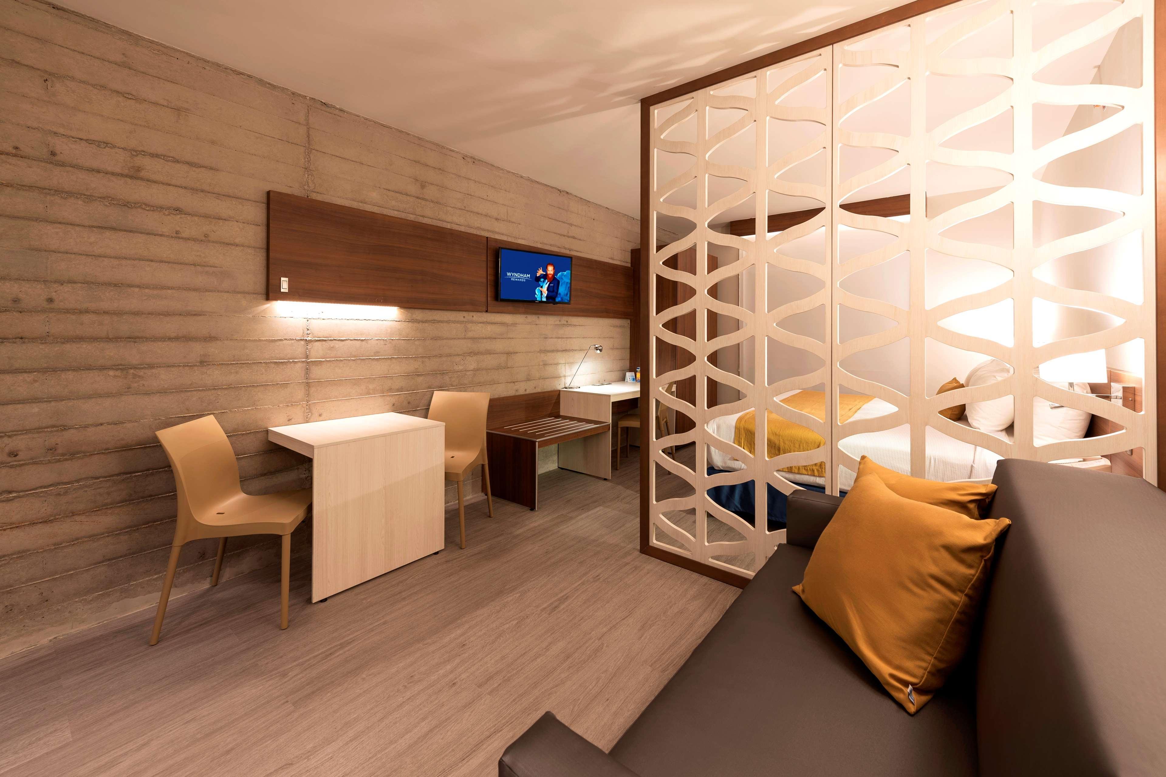 Microtel Inn & Suites By Wyndham San Luis Potosi Bagian luar foto
