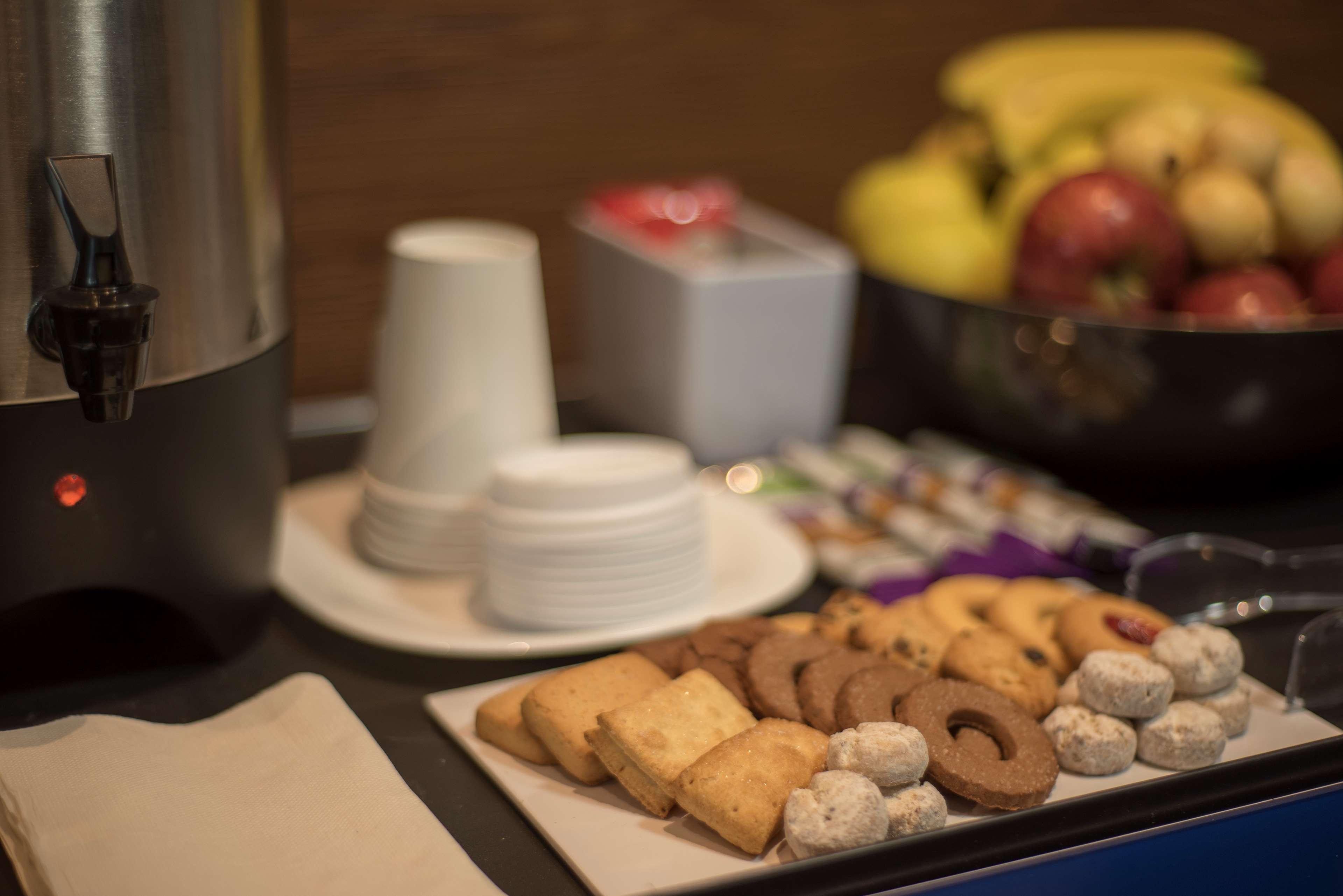 Microtel Inn & Suites By Wyndham San Luis Potosi Bagian luar foto