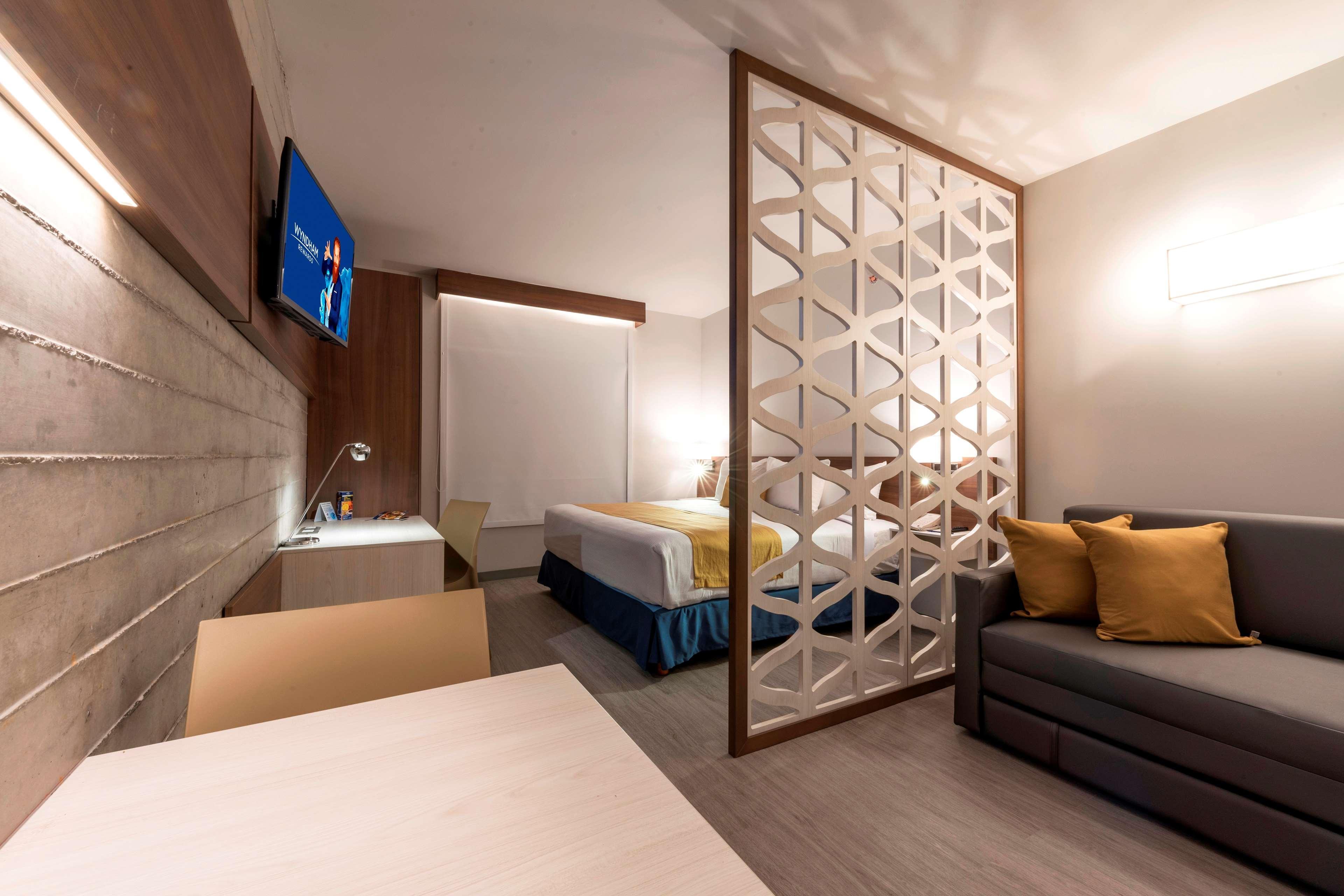 Microtel Inn & Suites By Wyndham San Luis Potosi Bagian luar foto