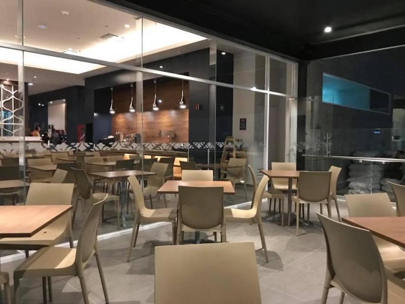 Microtel Inn & Suites By Wyndham San Luis Potosi Bagian luar foto